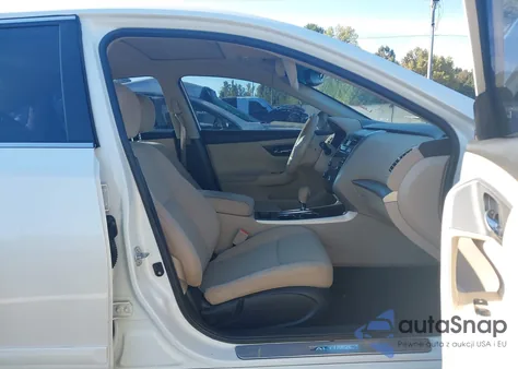 2015 Nissan Altima 2.5 Sv из США, поврежденный, VIN 1N4AL3AP4FC147816